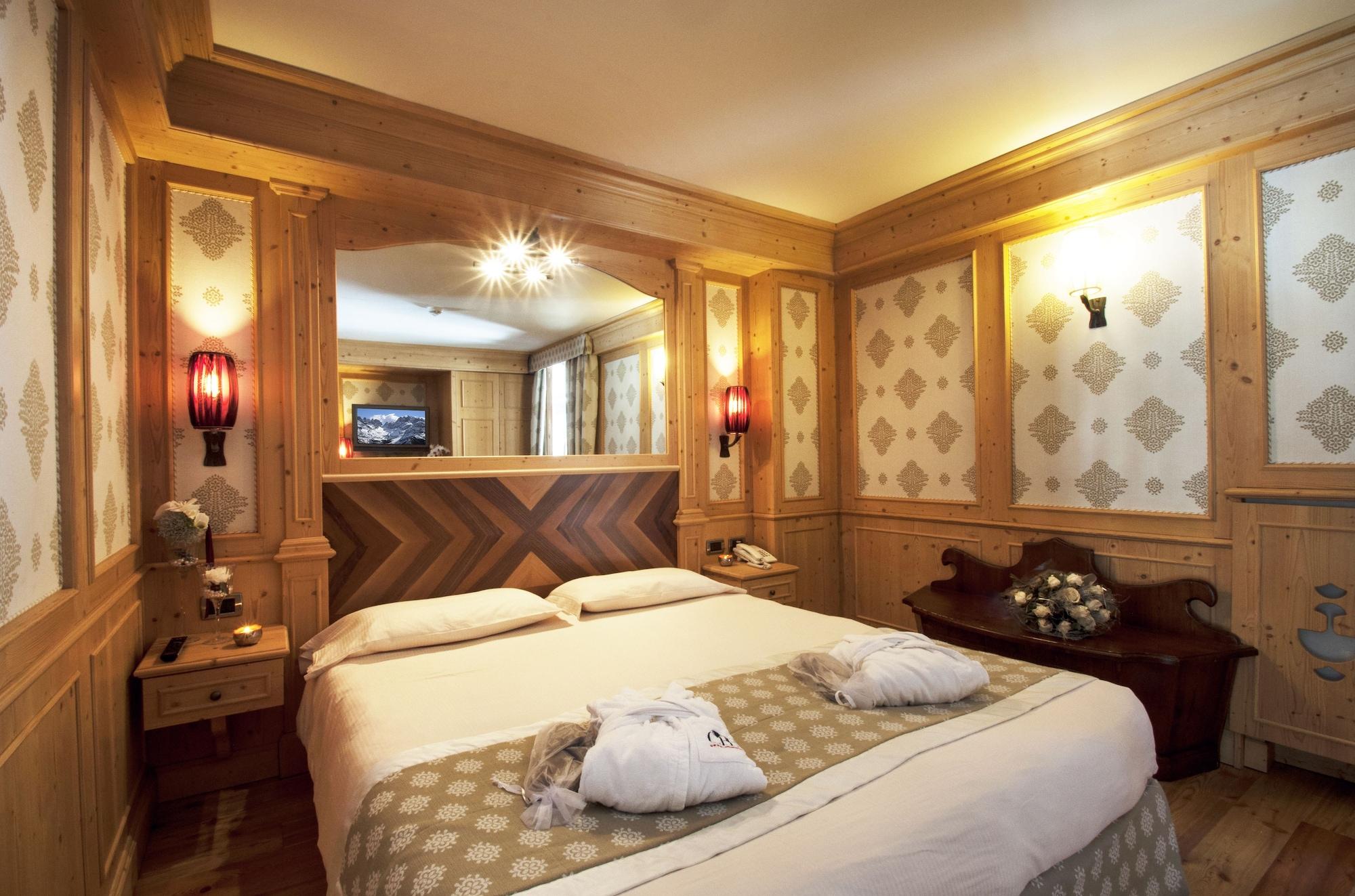 Cristal Palace Hotel Madonna