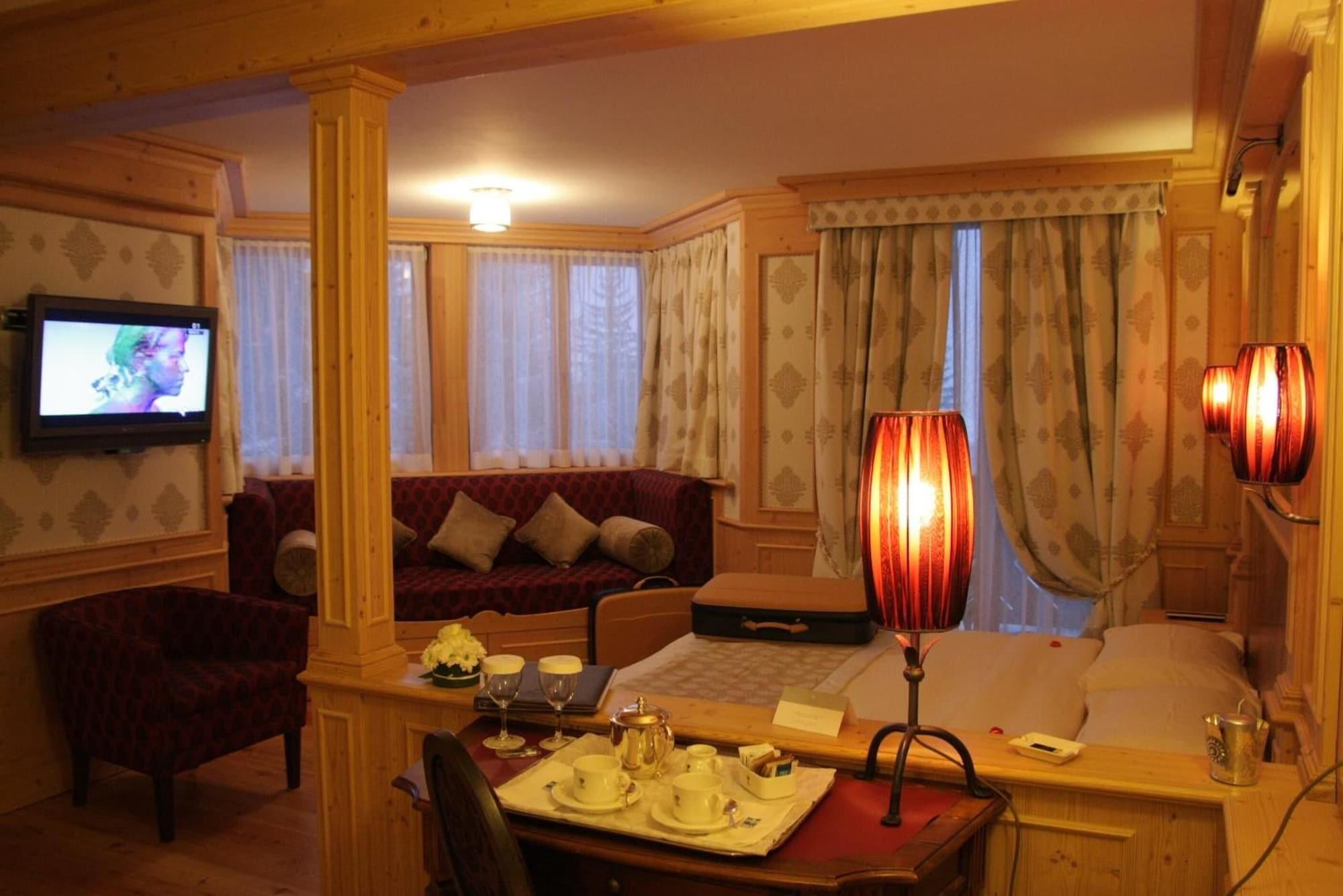 Cristal Palace Hotel