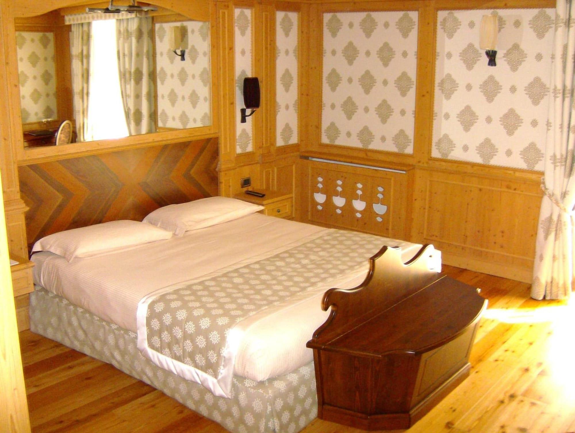 Cristal Palace Hotel Madonna