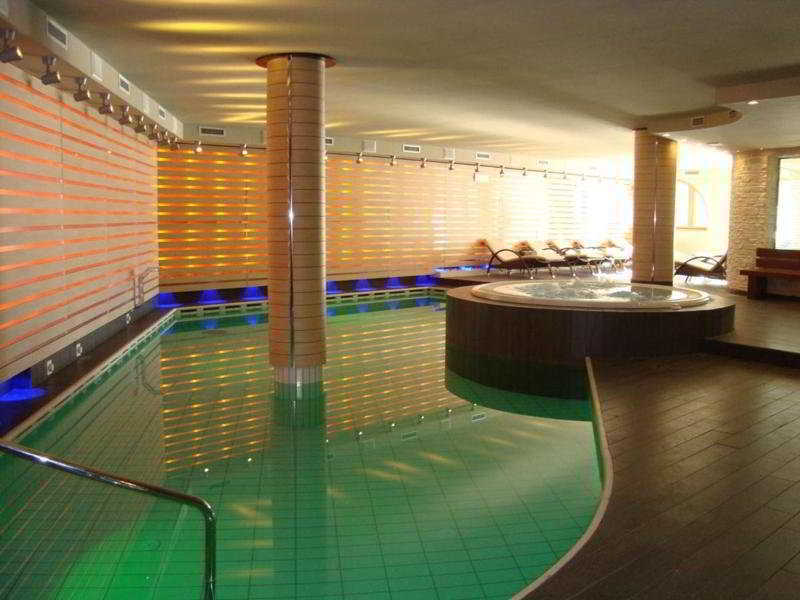 Cristal Palace Madonna