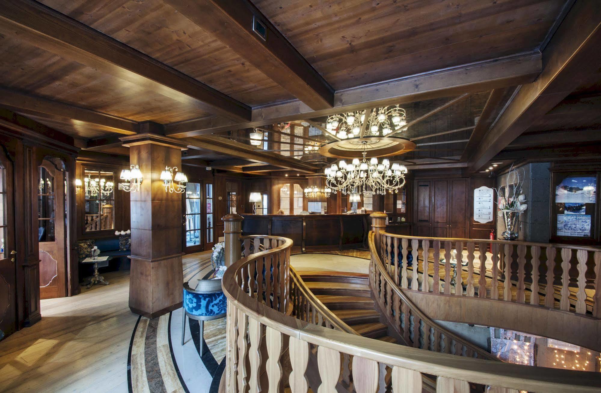 Cristal Palace Hotel Madonna
